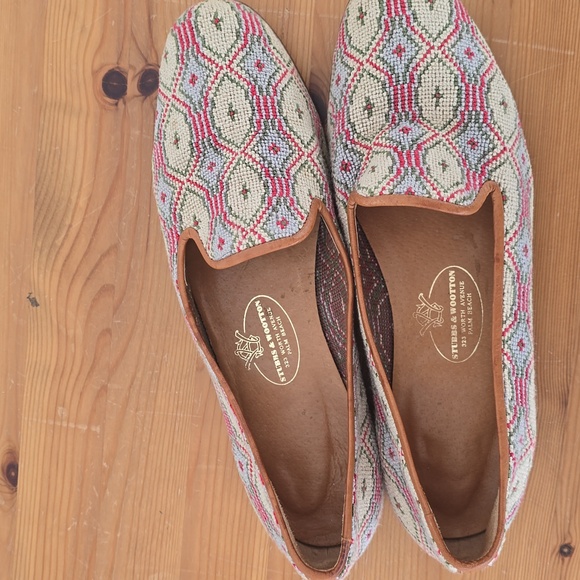 Woman STUBBS & WOOTTON tan Red Green Needlepoint Leather Trim Flat Shoes Sz 8.5 - Picture 11 of 11